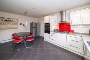 BREAKFAST KITCHEN- click for photo gallery